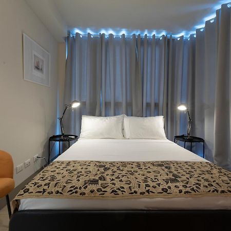 Uptown Parksuites Apartments Tower 2 Bgc By Ph Staycation مانيلا المظهر الخارجي الصورة